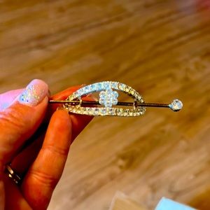 Sparkly crystal hair clip